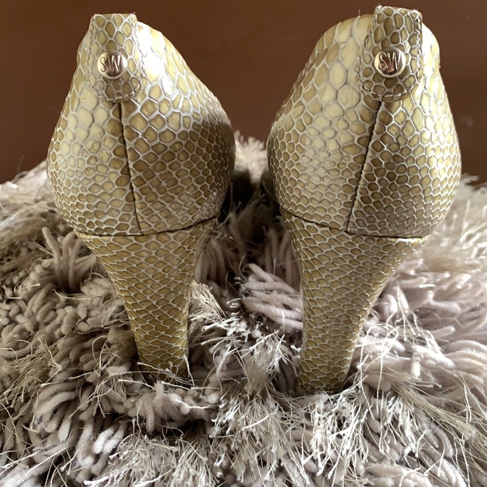 Host Pick Stuart Weitzman “Logo Plainfield” Snake… - image 4